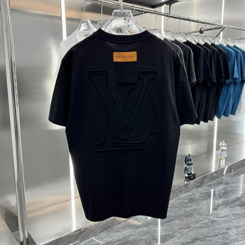 Louis Vuitton Men's T-shirts 230